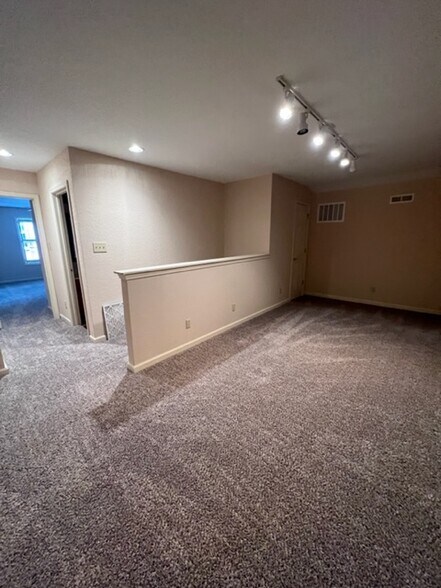 Building Photo - 601 Concord Villas Way