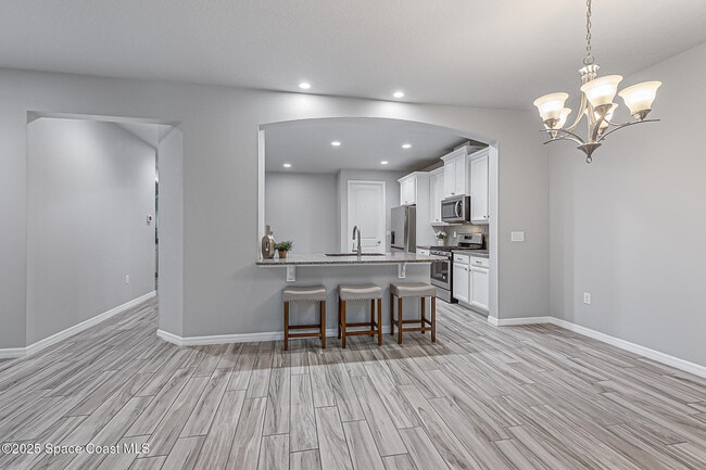 Building Photo - 7544 Loren Cove Dr