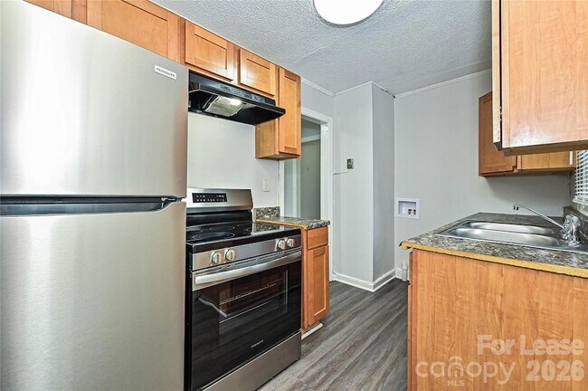 Building Photo - 301 Seldon Dr