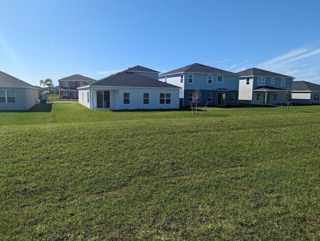Building Photo - 10579 SW Vasari Way