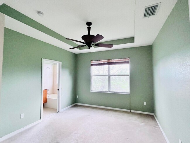 Building Photo - 5349 White Oleander