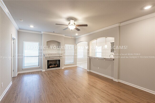 Building Photo - 4463 W Newton Ave