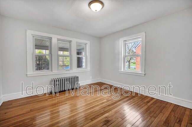 Building Photo - 14 Ridgefield St