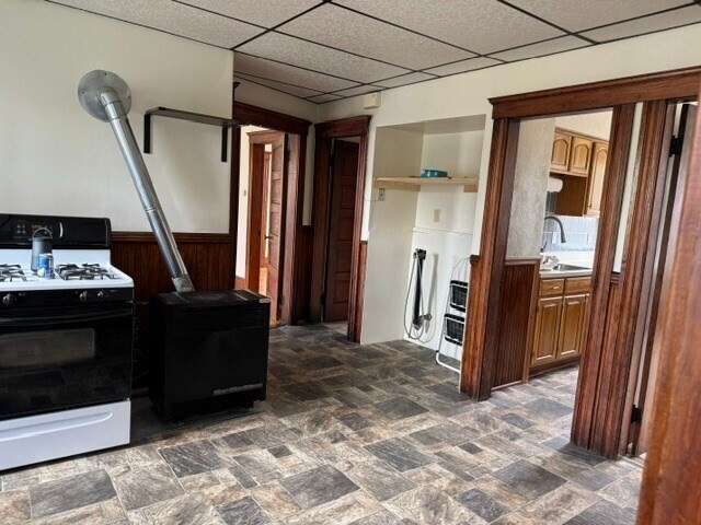 Building Photo - 46 King Philip Rd