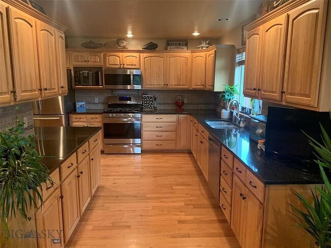 Building Photo - 147 Dogwood Dr