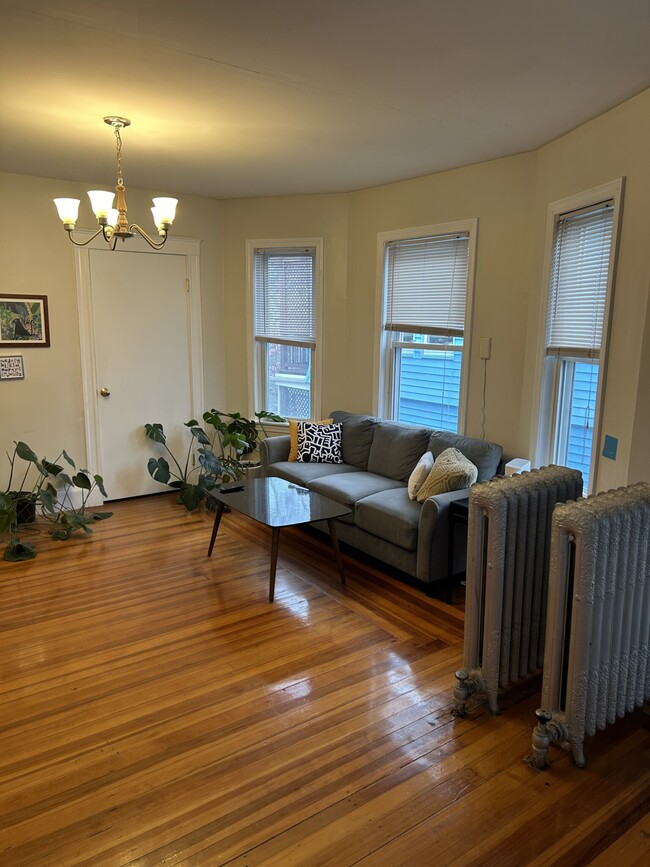 24 Burnham St - 24 Burnham St Somerville MA 02144 | Apartment Finder