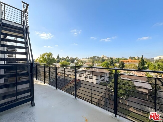 Building Photo - 1411 Tremont St