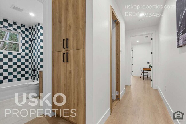 Building Photo - 2817 Democracy Alley