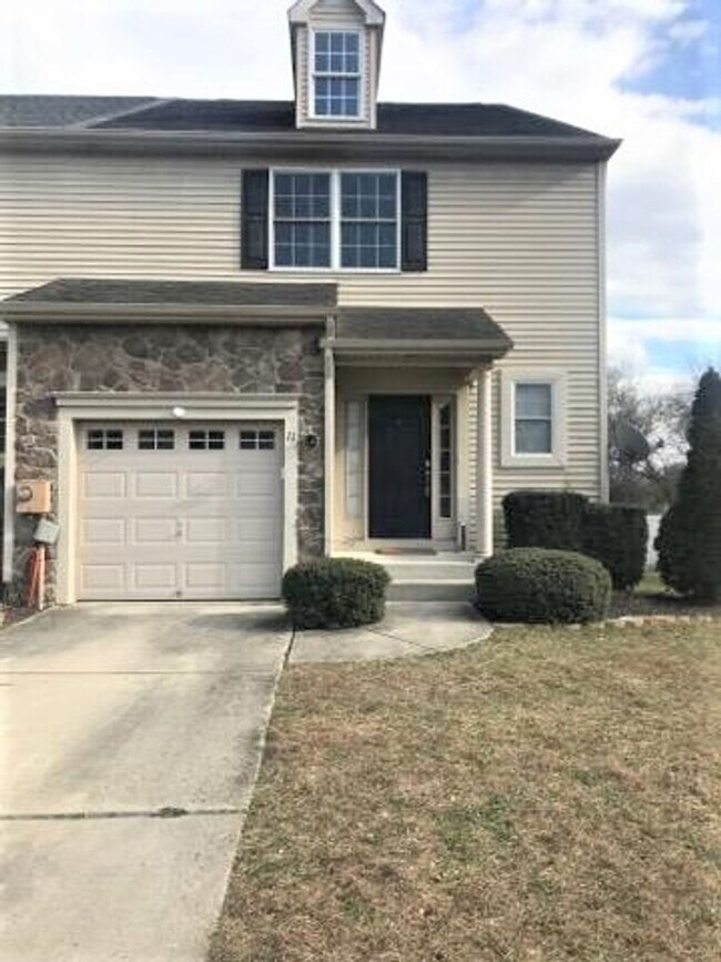 Building Photo - Perfect Townhouse Rental in Sicklerville!