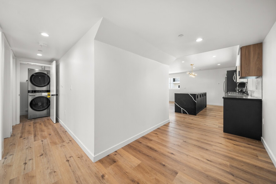 Building Photo - 6053 Craner Ave