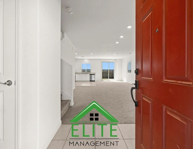Building Photo - Spacious 5-Bedroom Home in Rancho Cordova ...