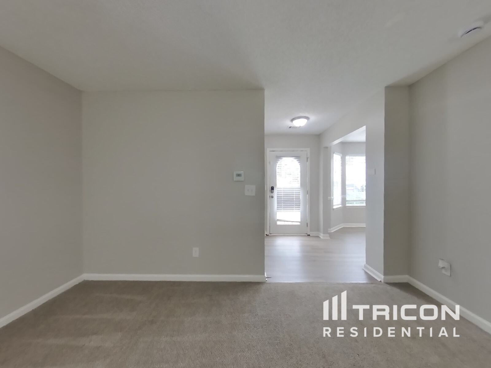 Building Photo - 5587 Sapphire Cir