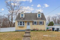 Building Photo - 14615 Crescent Dr