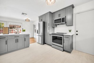 Building Photo - 227 Nottingham Dr