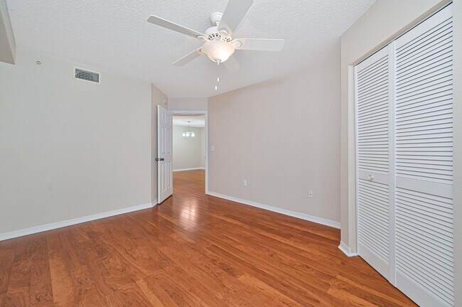 Building Photo - NOW AVAILABLE - Updated 1st Floor Condo in Bonita!