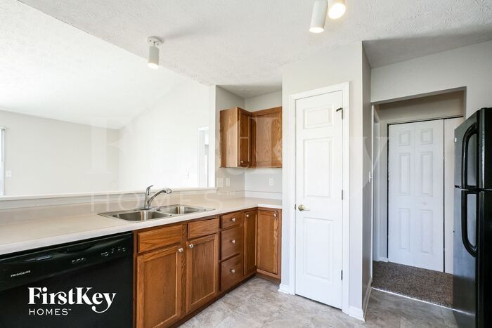 Building Photo - 5621 Wynridge Ct