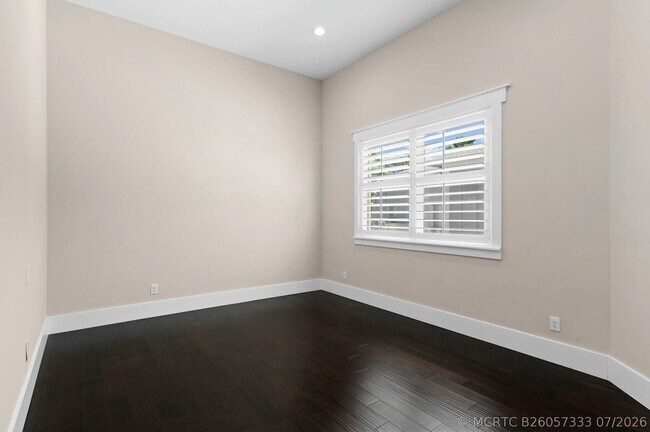 Building Photo - 15503 Temple Blvd