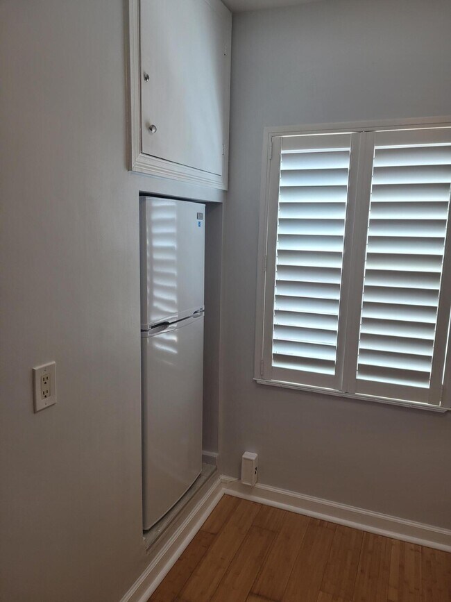 Building Photo - 101 S Golfview Rd