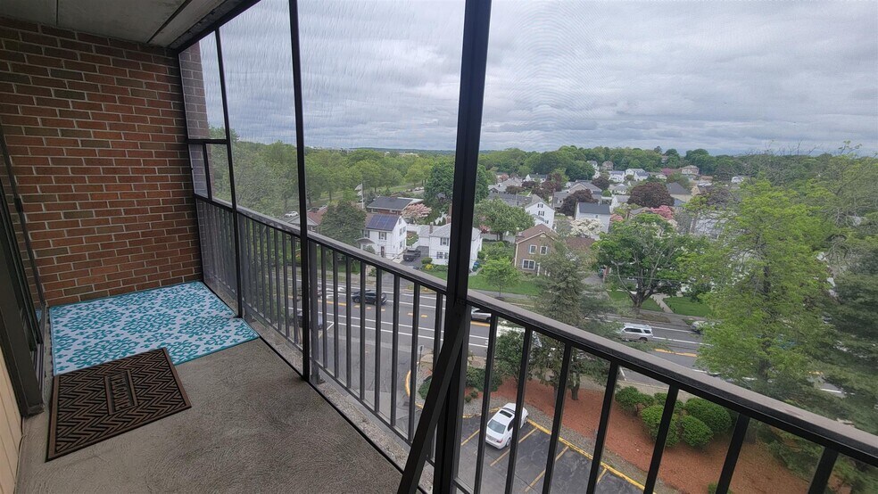 Building Photo - 235 Winthrop St