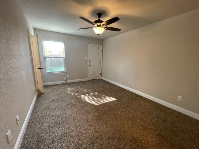 Building Photo - 8113-8115 Tanner