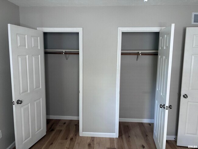 Building Photo - 30 Sundowner Ln