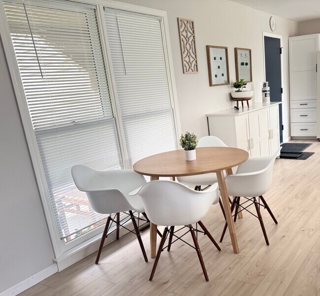 Building Photo - 61 Southgate Course