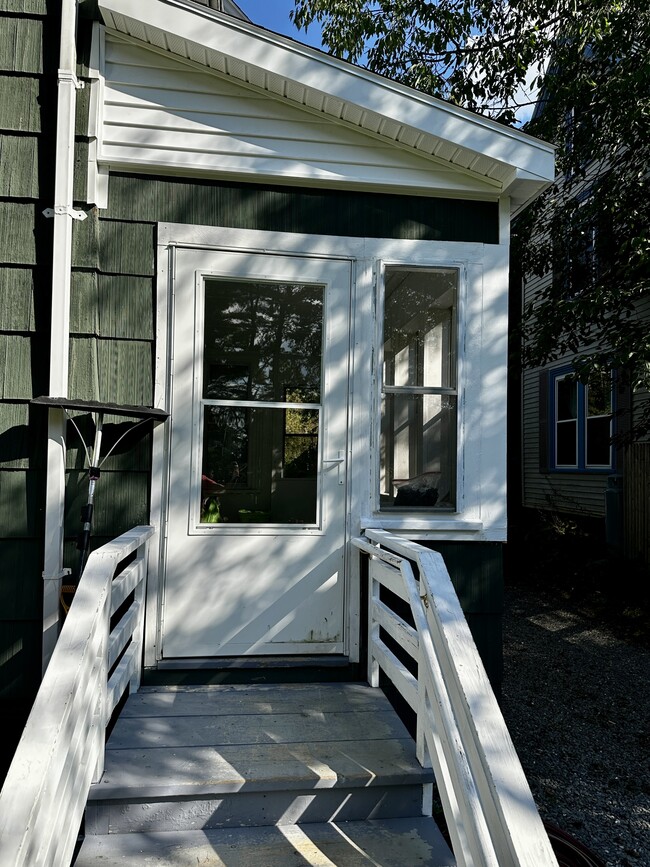 Building Photo - 21 Cottage St