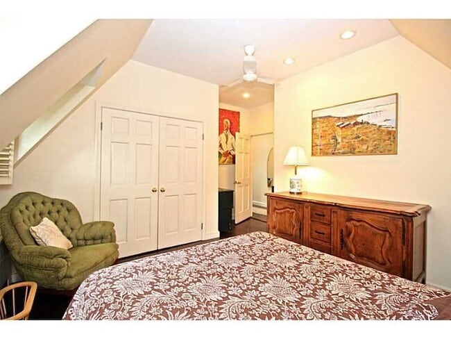 Building Photo - 434 Bellevue Ave