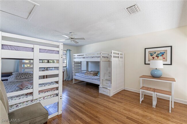 Building Photo - 870 Meadowland Dr