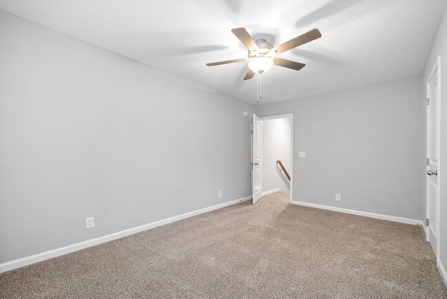 Building Photo - Pet Friendly Two Bedroom!