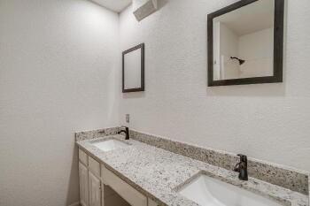 Building Photo - 4809 Lowell Ln