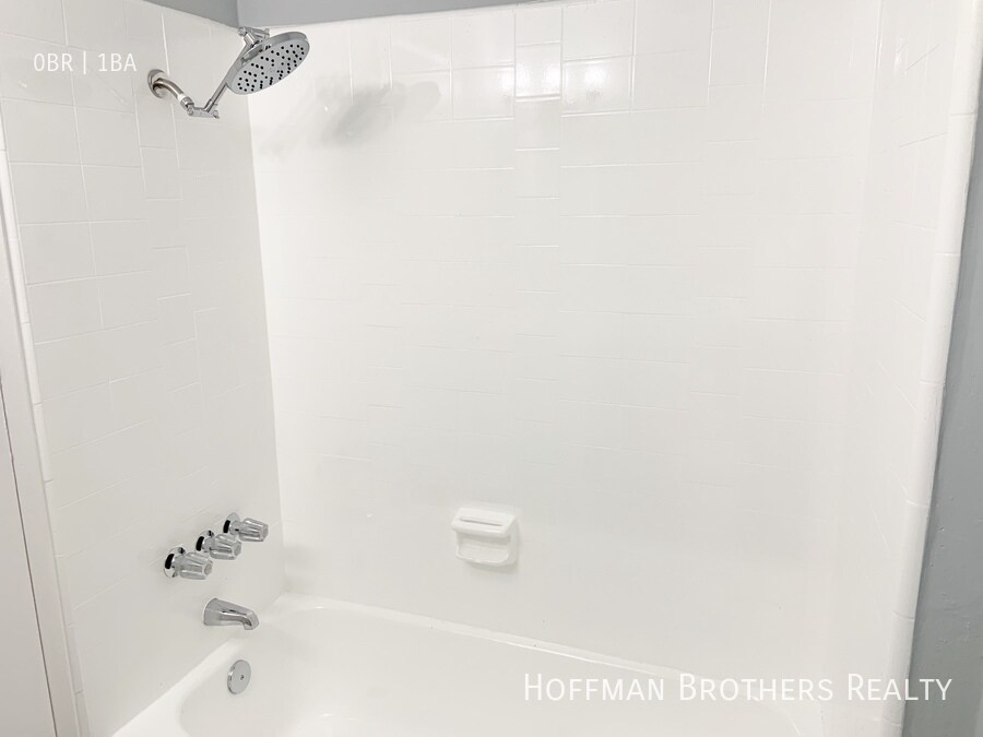 Building Photo - 4050 W El Segundo Blvd