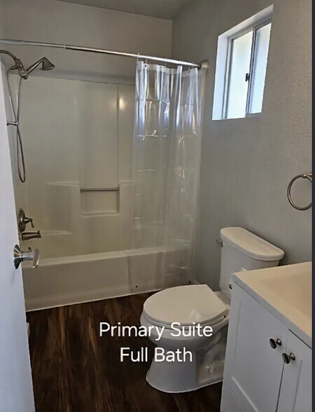 Building Photo - 7446 N Judson St