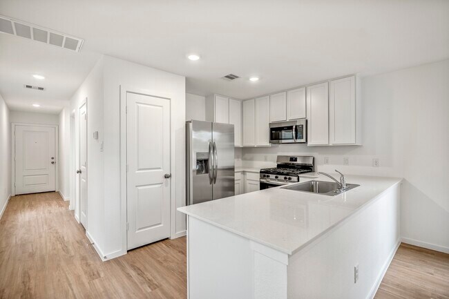 Building Photo - 21443 Carosella Dr