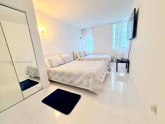 Building Photo - 100 Lincoln Rd