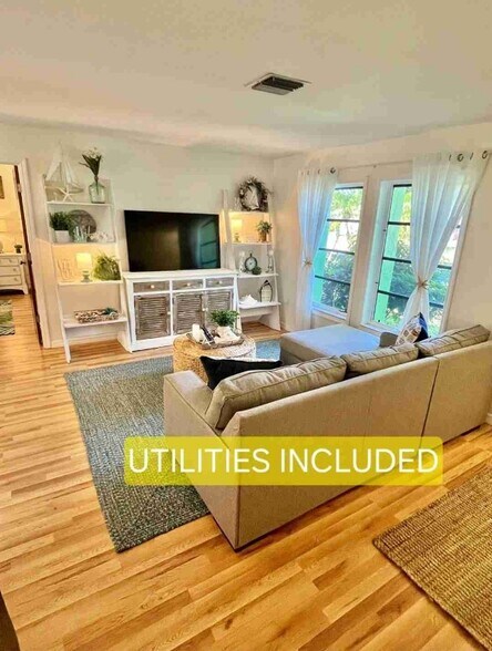 Primary Photo - 3636 Roslyn Rd