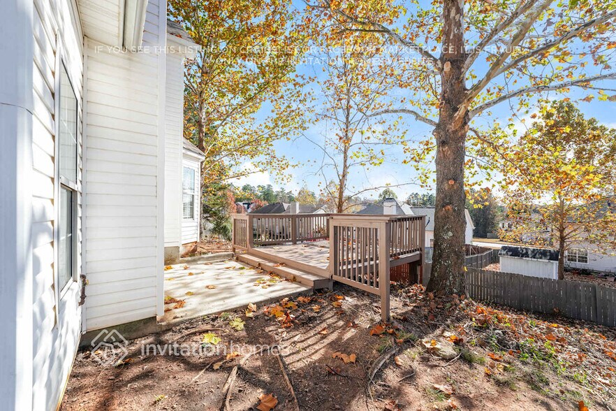 Building Photo - 489 Lakewater Estates Dr