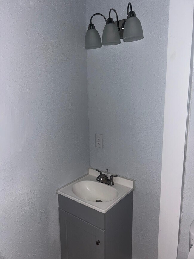 Building Photo - 524 N 29th St