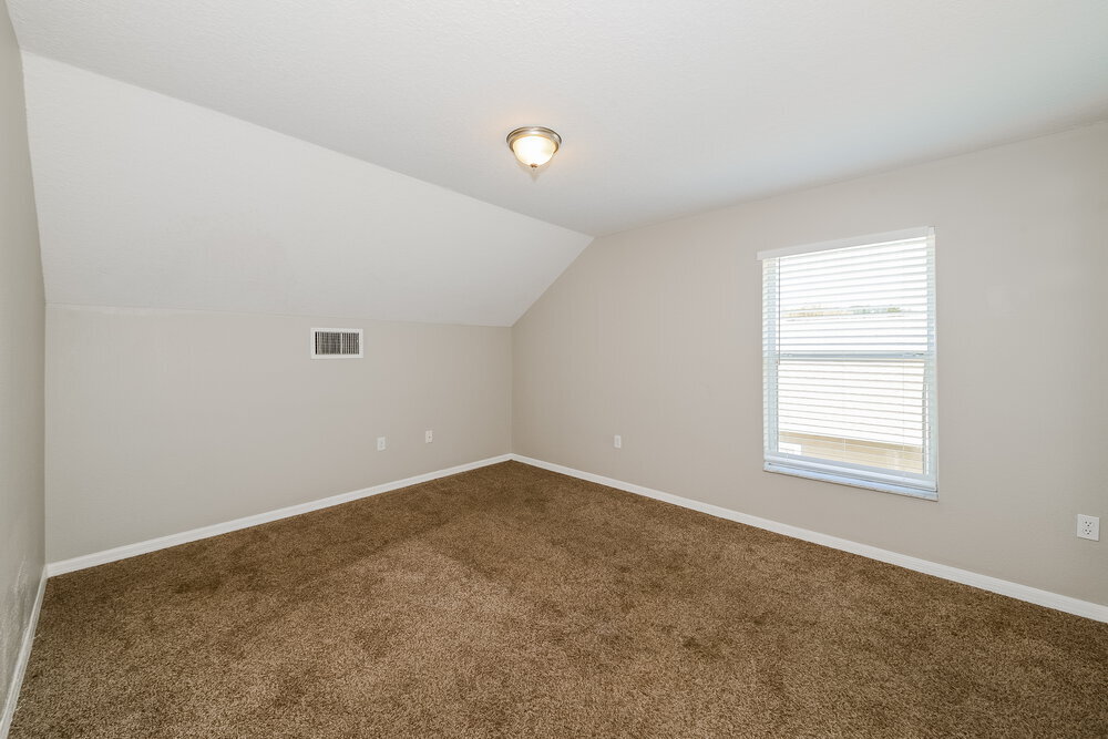 Building Photo - 3415 30th Ln E