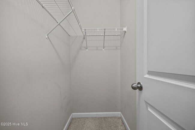 Building Photo - 156 Rosemary Ave