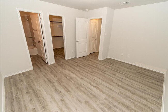 Building Photo - 4903 Banyan Tree Trl