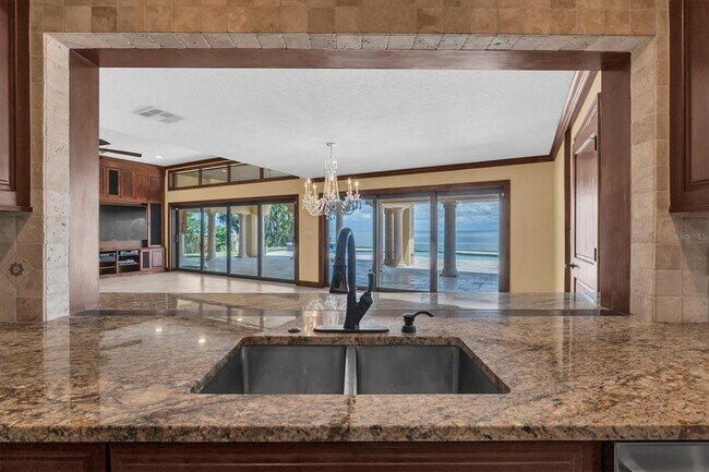Building Photo - 5810 Bahama Shores Dr S