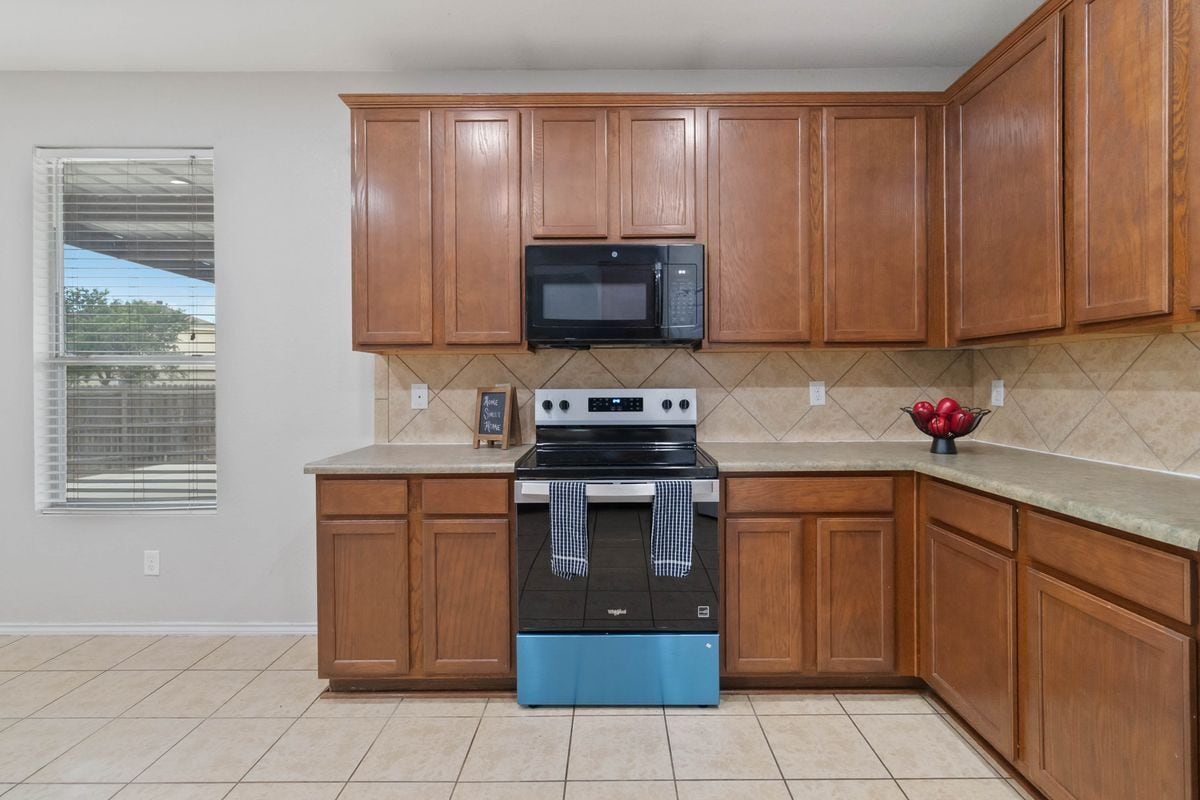 Building Photo - 3637 Double Diamond