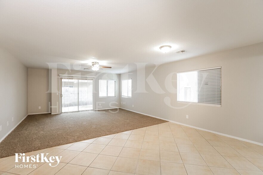 Building Photo - 8338 W Hughes Dr