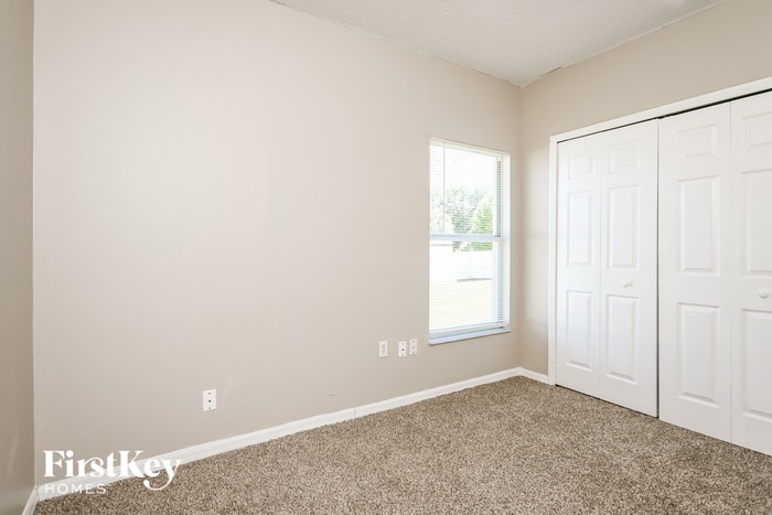 Building Photo - 702 Cotulla Dr