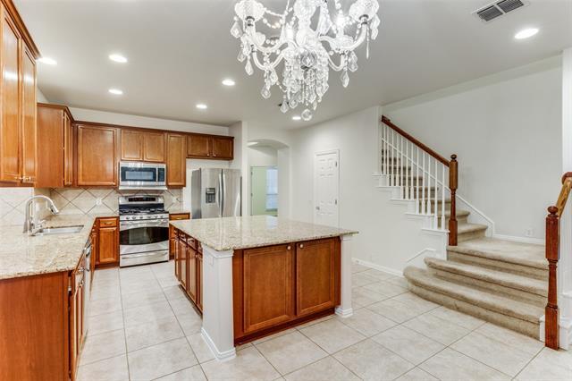 Building Photo - 592 Burning Oak Dr