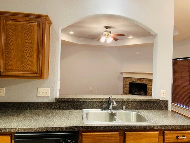 Building Photo - 1613 Makayla Ln