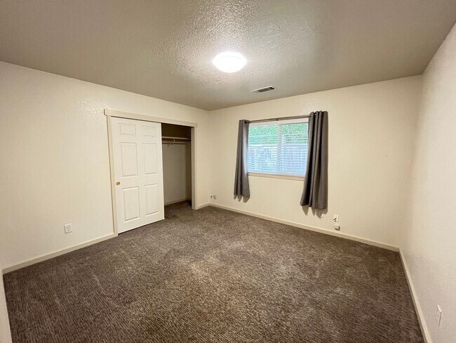 Building Photo - 3361 Edgewood Rd