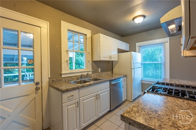Building Photo - 3312 Falligant Ave