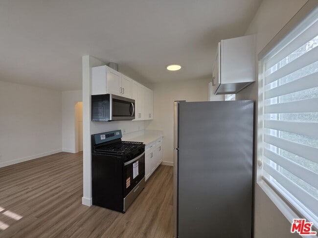 Building Photo - 2009 Carnegie Ln